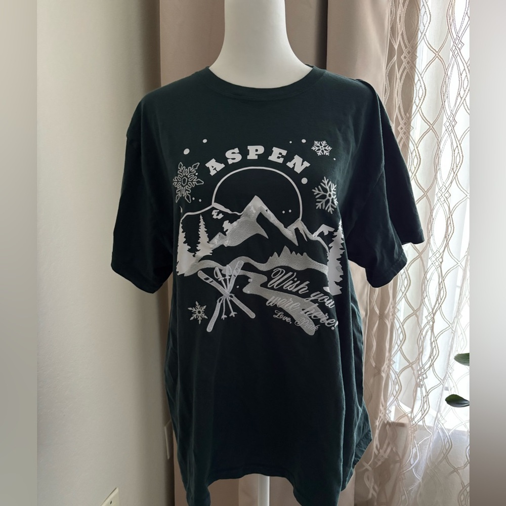 PINK Victoria's Secret Dark Green Graphic Tee, size M